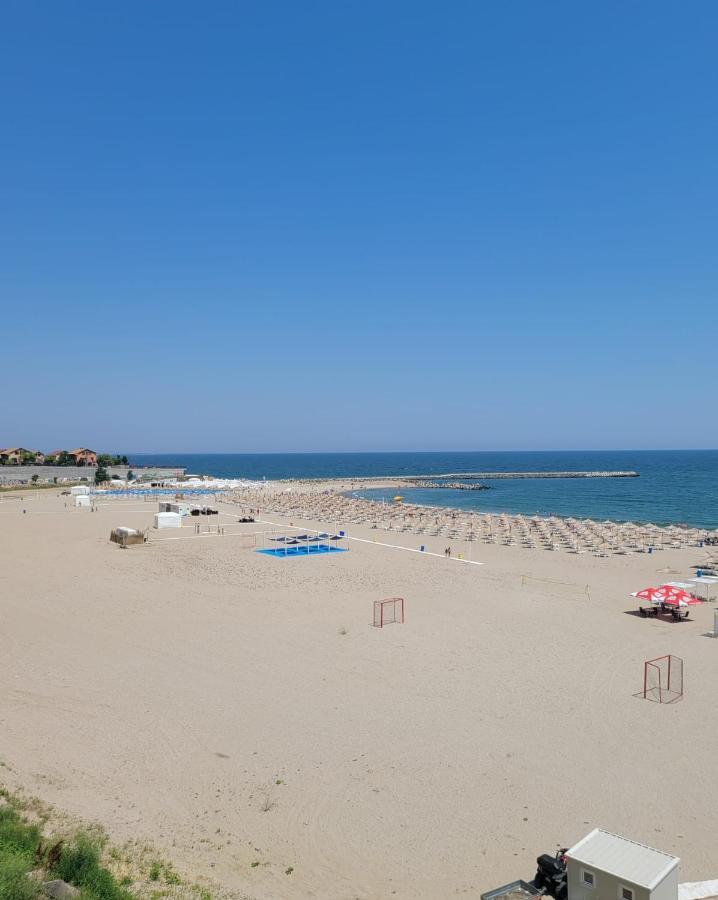 Faleza Nord Apartament De Lux Nou Pe Malul Marii コンスタンツァ エクステリア 写真