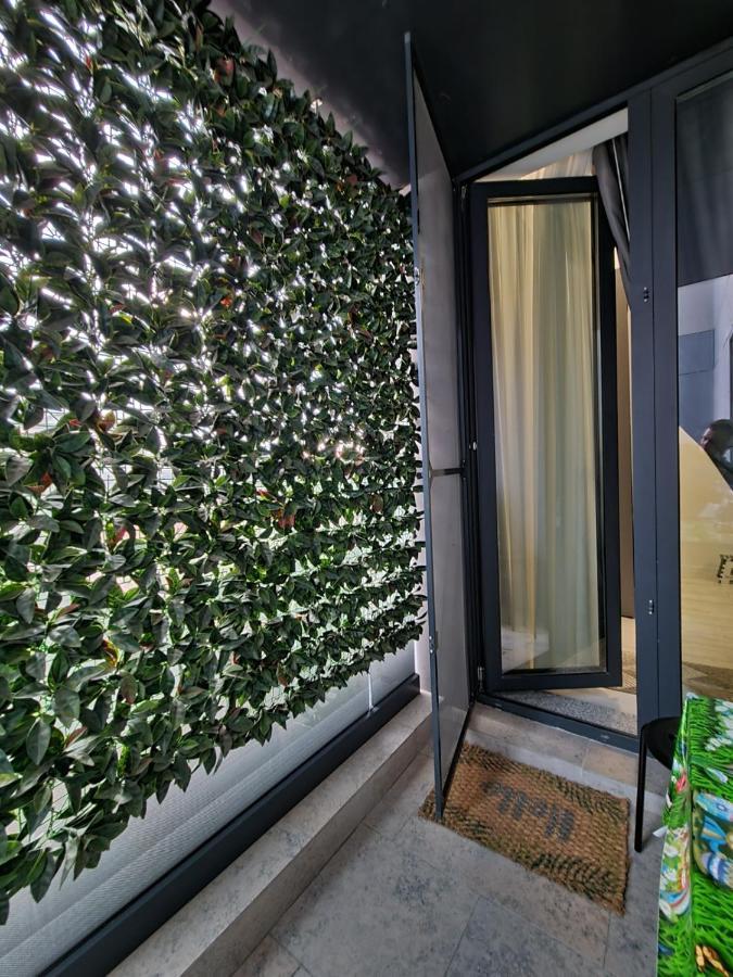 Faleza Nord Apartament De Lux Nou Pe Malul Marii コンスタンツァ エクステリア 写真